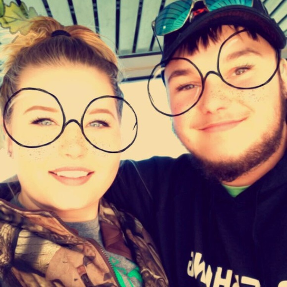 Meet your Posher, Cynthia - Picture 1 of 3